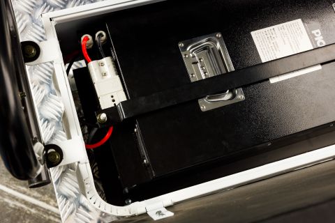 Гольфкар четырехместный OMA Electric Q7 White (60V 1000W)